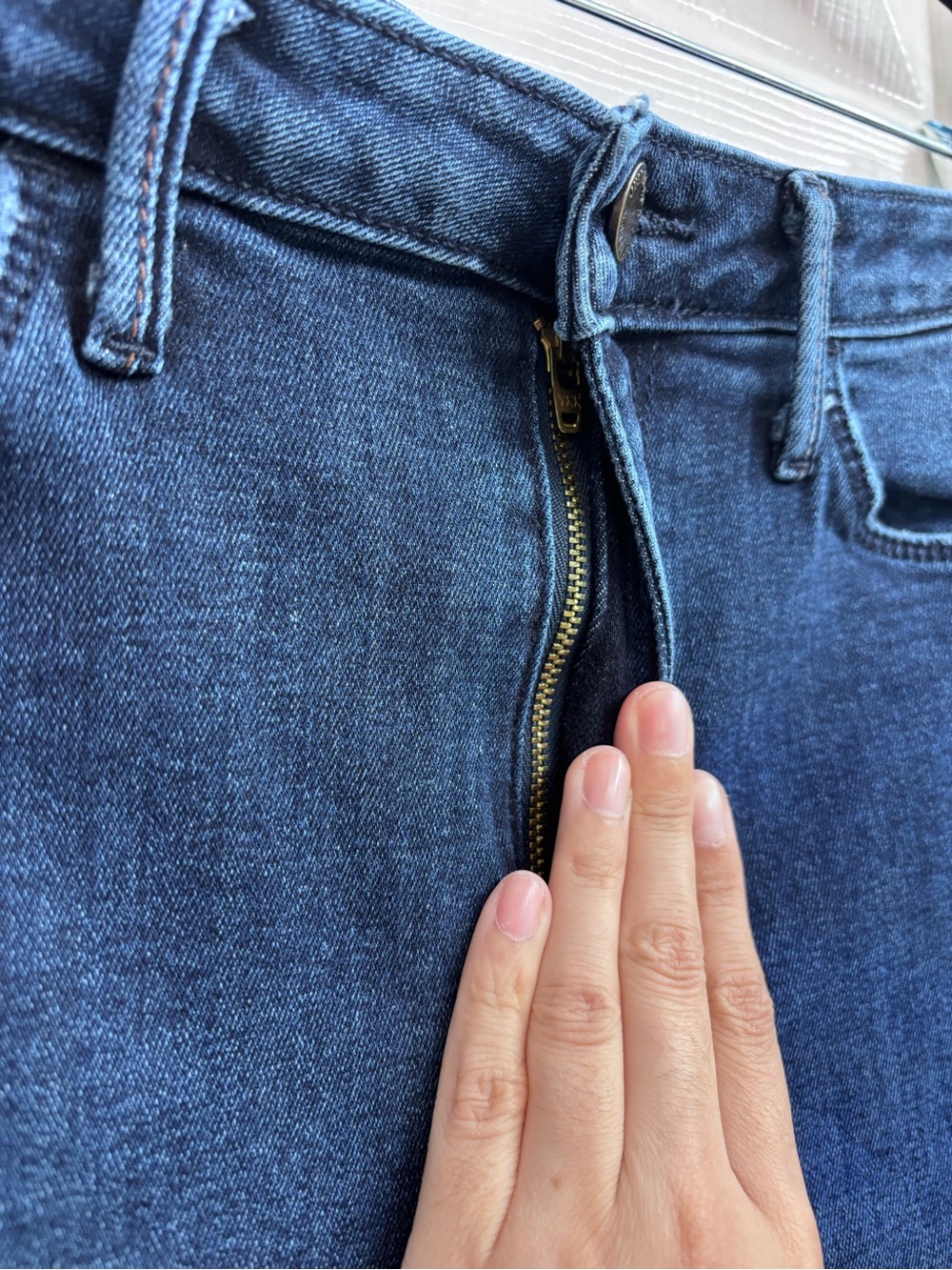 Just Black - Flare Jeans 31.5” Inseam Dark‎ Blue Wash - SIZE 27 - Picture 6 of 16